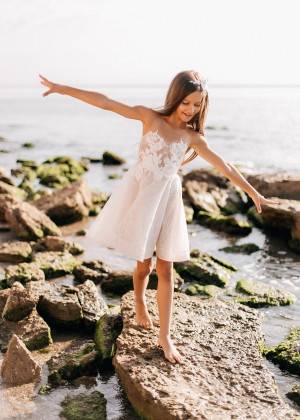 White Lace Tulle V Back Stunning Flower Girl Dress